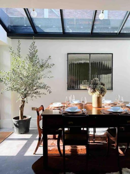 Luxury City Centre Townhouse - Sleeps 6 Chester Zewnętrze zdjęcie