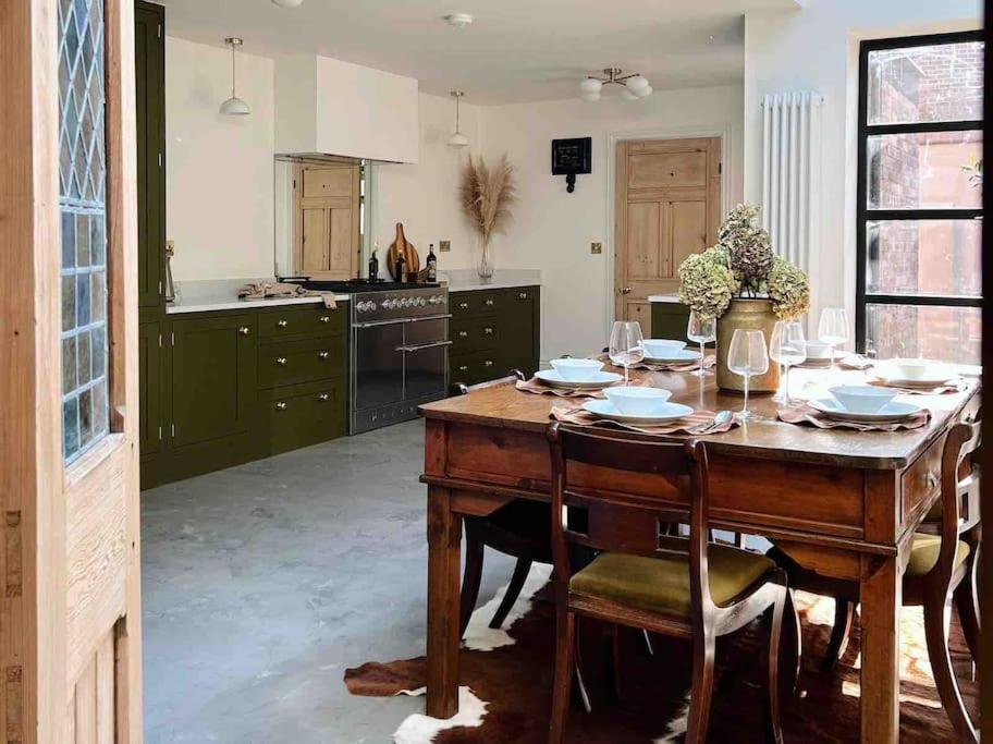 Luxury City Centre Townhouse - Sleeps 6 Chester Zewnętrze zdjęcie