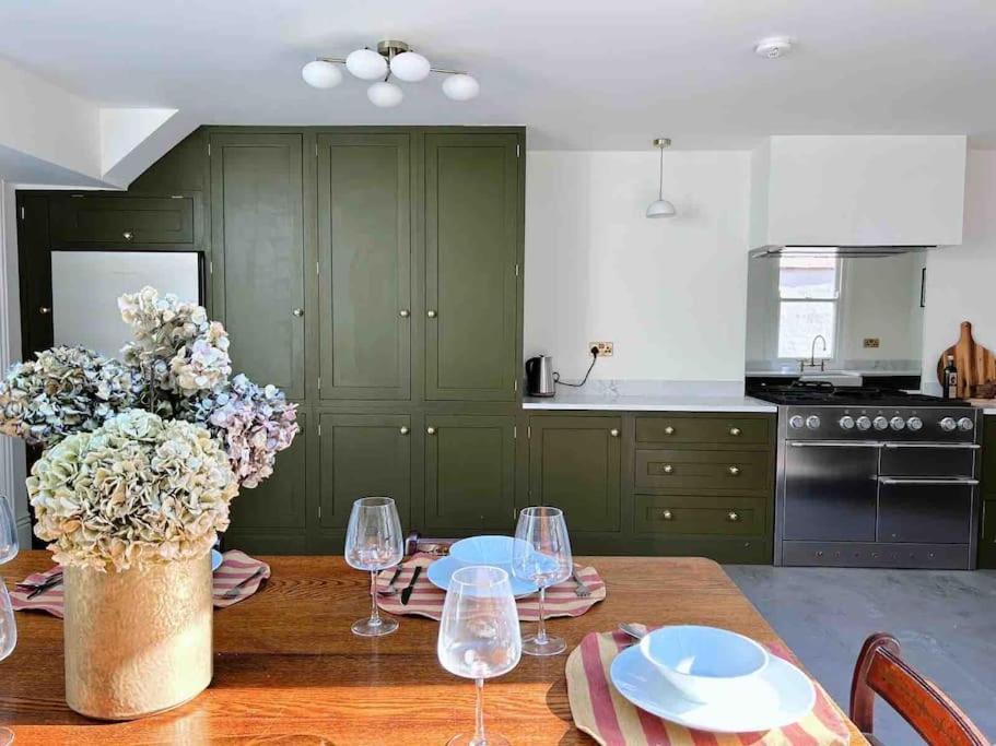 Luxury City Centre Townhouse - Sleeps 6 Chester Zewnętrze zdjęcie