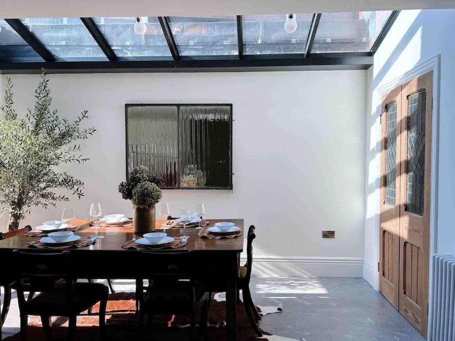 Luxury City Centre Townhouse - Sleeps 6 Chester Zewnętrze zdjęcie